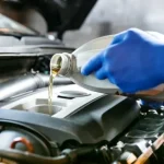 Ganti Oli Mobil: Patok Jarak Tempuh atau Waktu? Ini Penjelasan Lengkapnya